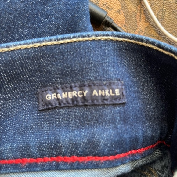 Hilfiger Jeans - Picture 4 of 11